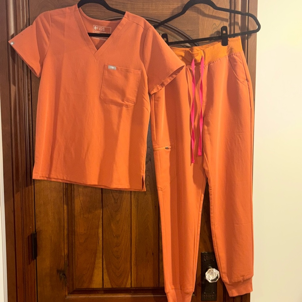Figs scrubs orange
